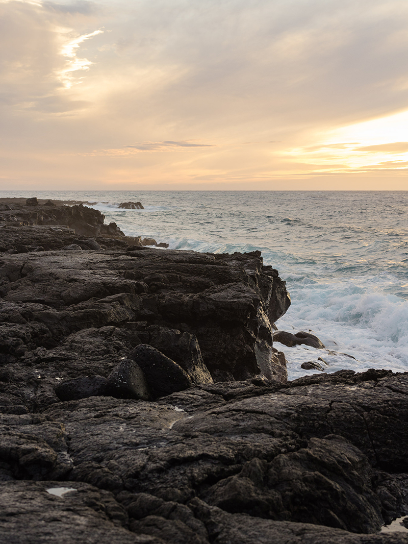 big-island-hawaii-sunset-volcanic-coast
