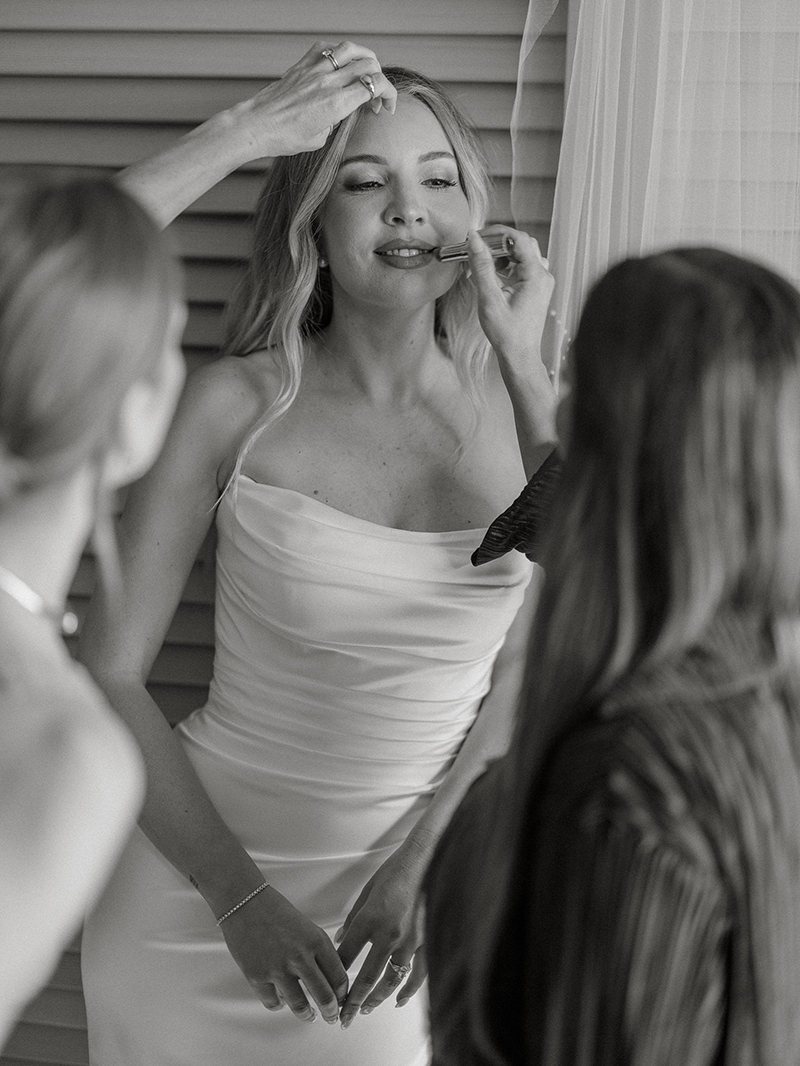 kona-village-rosewood-wedding-bride-getting-ready