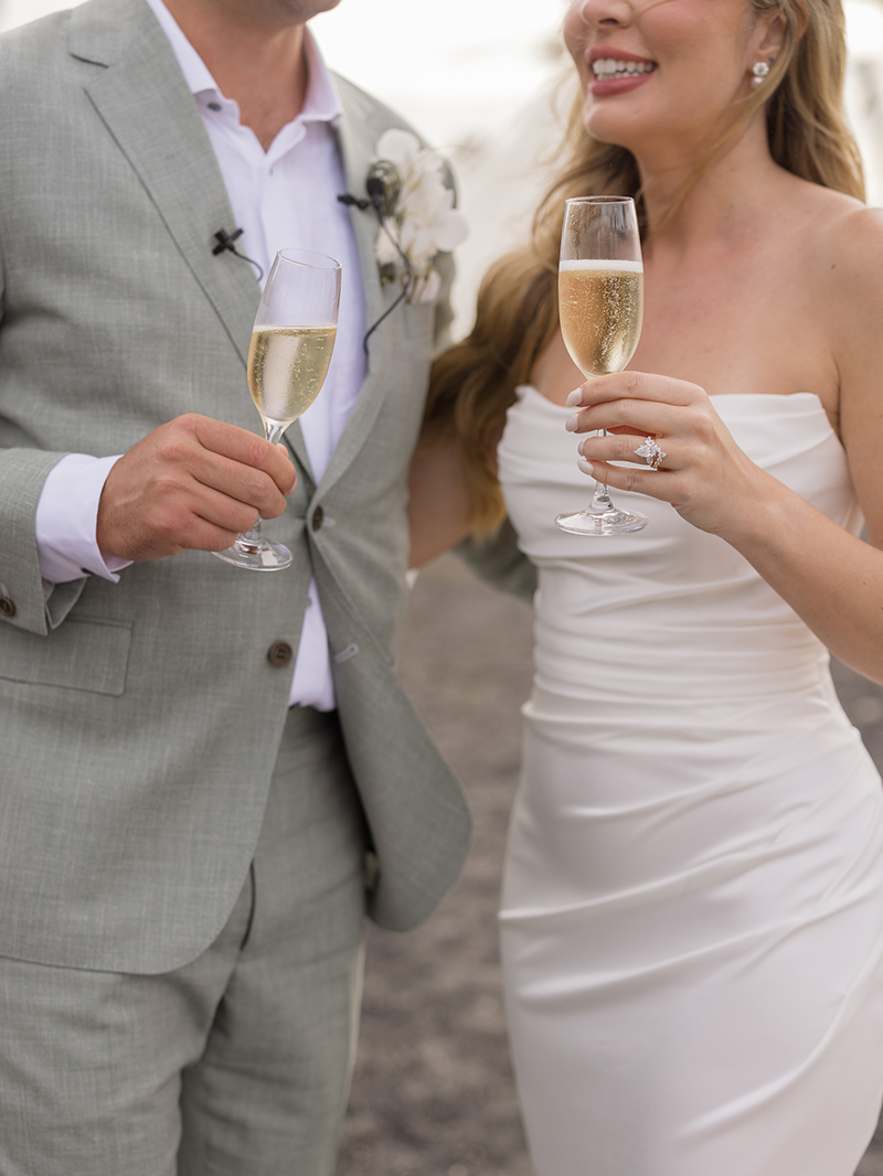 kona-village-rosewood-wedding-cocktail-hour-champagne