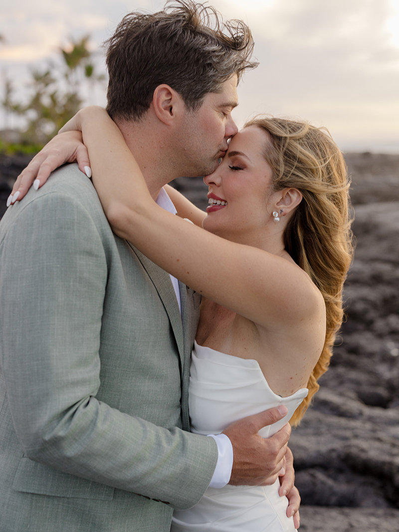 kona-village-rosewood-wedding-editorial-portrait