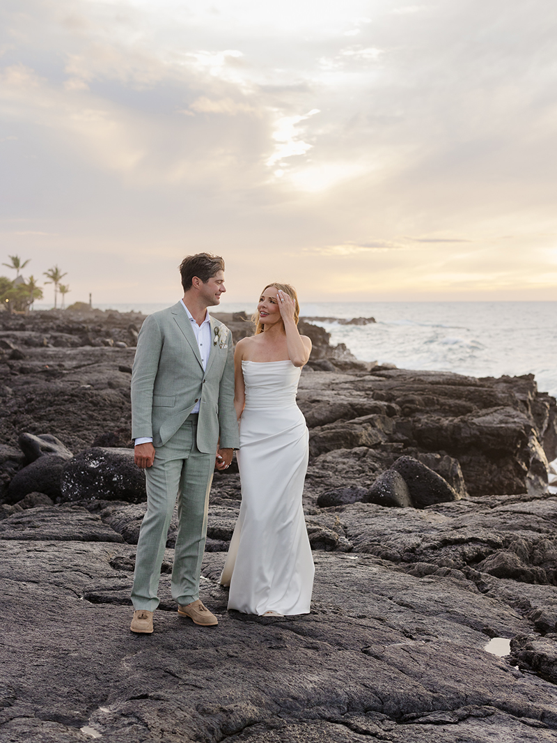 kona-village-rosewood-wedding-sunset-couple-portrait