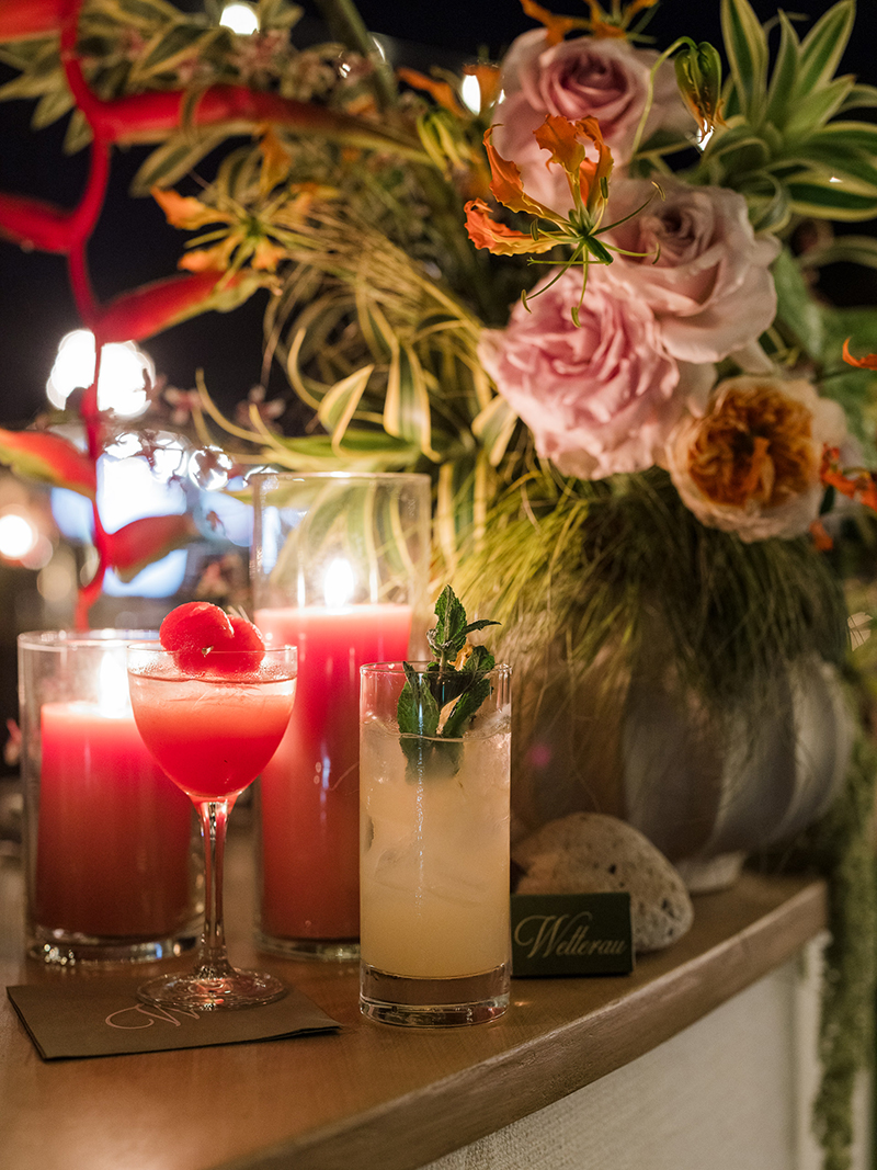 luxury-hawaii-wedding-reception-florals