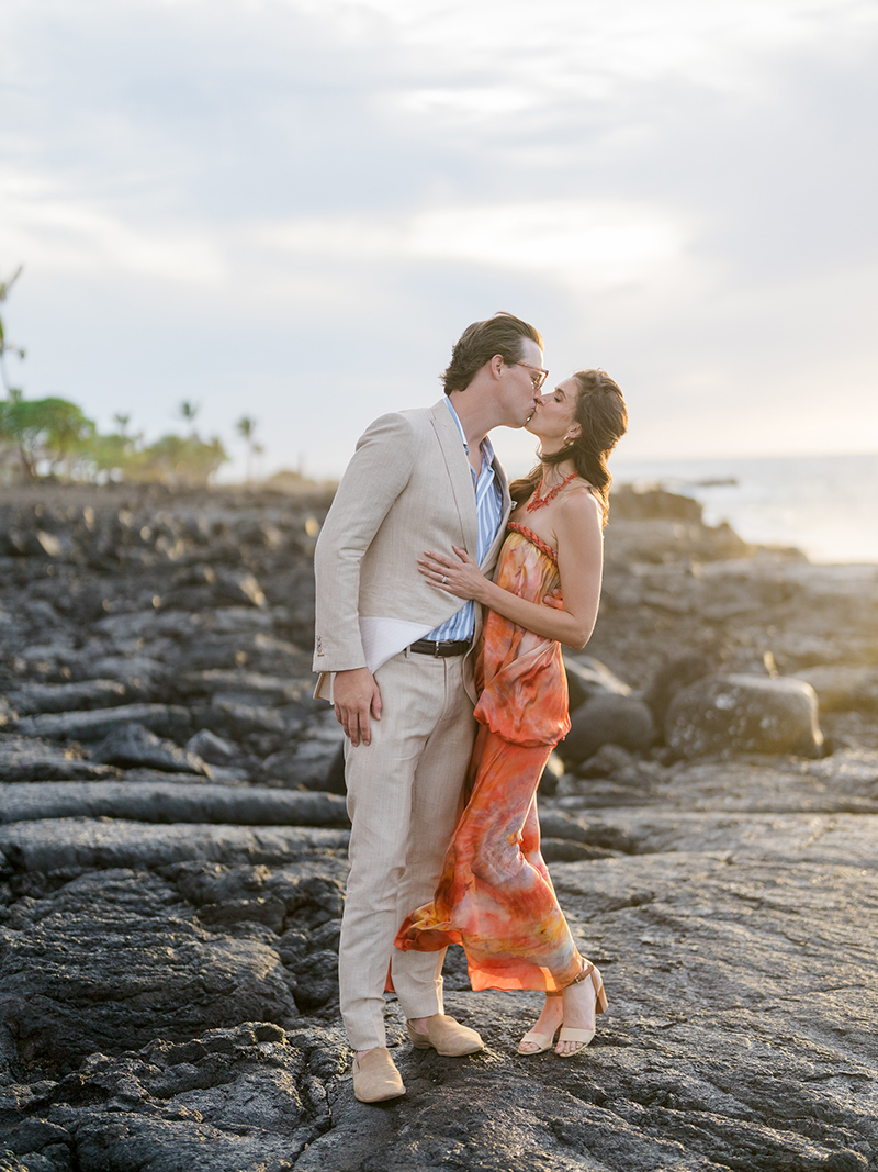wedding-guests-sunset-portrait-big-island