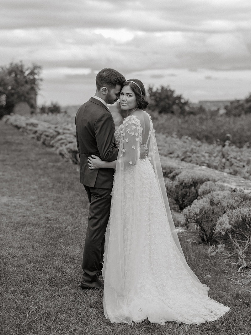 0114-chateau-de-bagnols-wedding-france-bride-groom-romantic-portrait-black-white